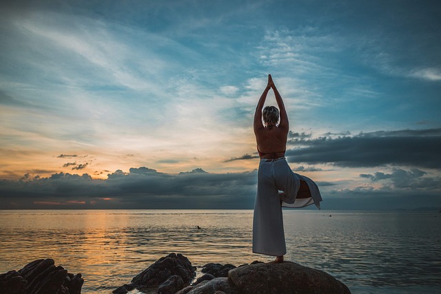workplace stretching education with desk posture breaks and movement routines